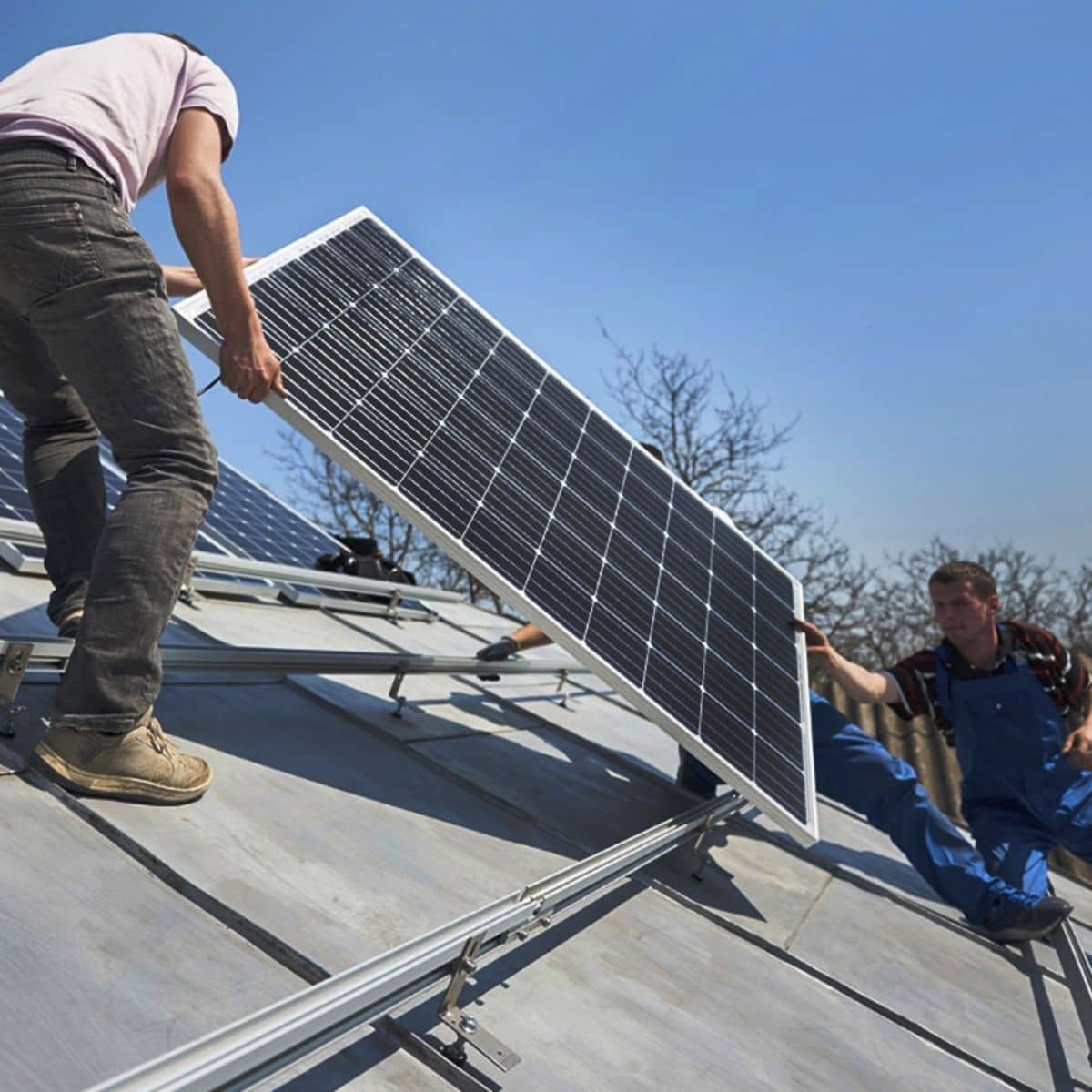 Équipe PV Solaire Aquitaine sur chantier